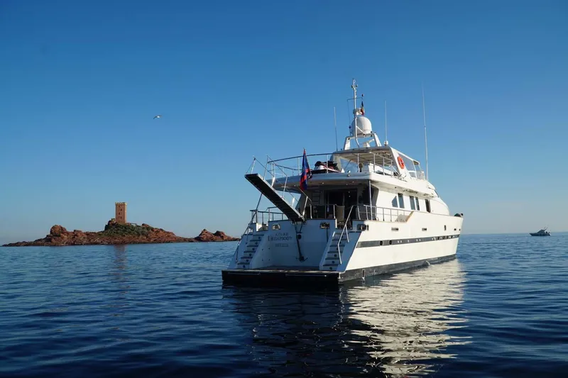 Azure Rhapsody Yacht Photos Pics Azimut 100 used classic yacht for sale superyacht megayacht vintage MTU cruising bateau ancien époque