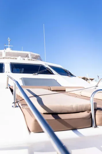 Azure Rhapsody Yacht Photos Pics Azimut 100 used classic yacht for sale superyacht megayacht vintage MTU cruising bateau ancien &eacute;poque