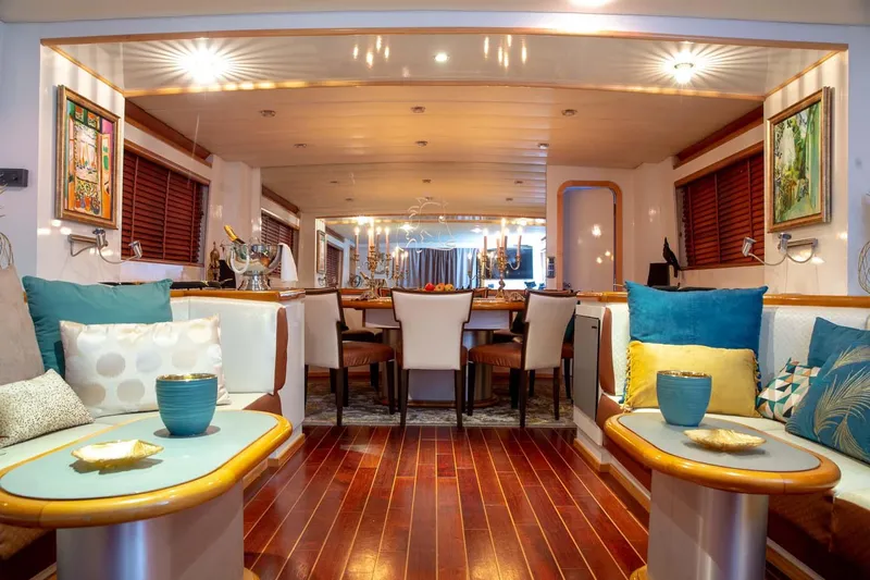 Azure Rhapsody Yacht Photos Pics Azimut 100 used classic yacht for sale superyacht megayacht vintage MTU cruising bateau ancien &eacute;poque