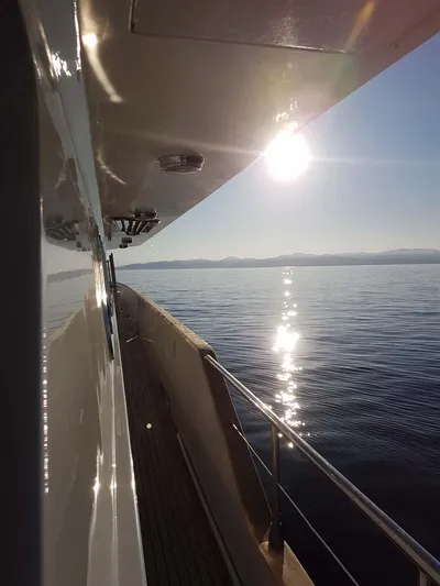 Azure Rhapsody Yacht Photos Pics Azimut 100 used classic yacht for sale superyacht megayacht vintage MTU cruising bateau ancien &eacute;poque