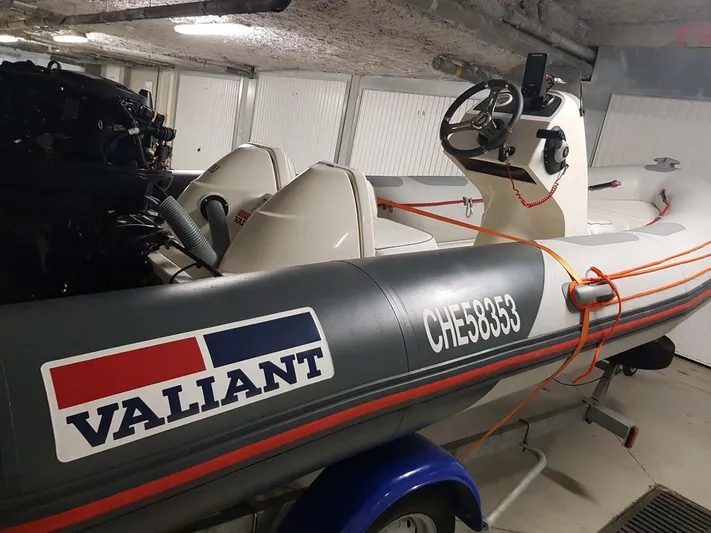 Azure Rhapsody Yacht Photos Pics Azimut 100 used classic yacht for sale superyacht megayacht vintage MTU cruising bateau ancien &eacute;poque