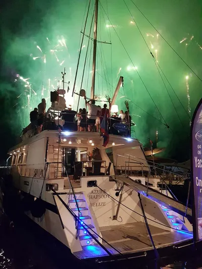 Azure Rhapsody Yacht Photos Pics Azimut 100 used classic yacht for sale superyacht megayacht vintage MTU cruising bateau ancien &eacute;poque