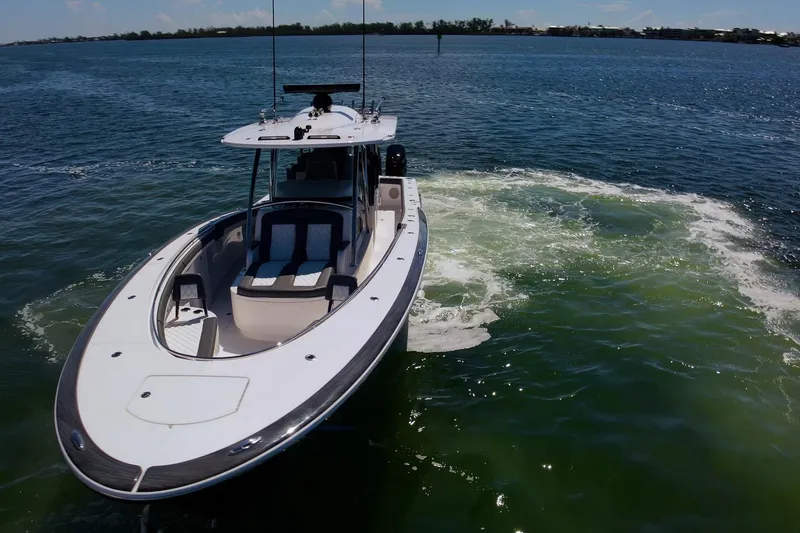  Yacht Photos Pics 2026 Mag Bay 43 CC boat cruising on open water.