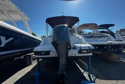 Hurricane SunDeck 2690 OB