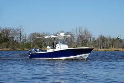 Regulator 24 Forward Seating