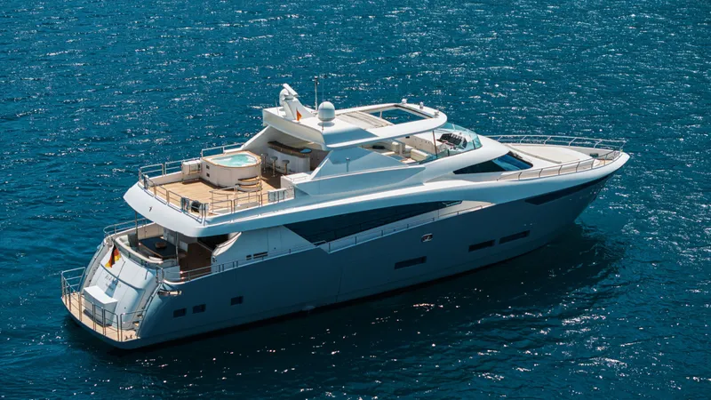 Big Rubber Duck Yacht Photos Pics 