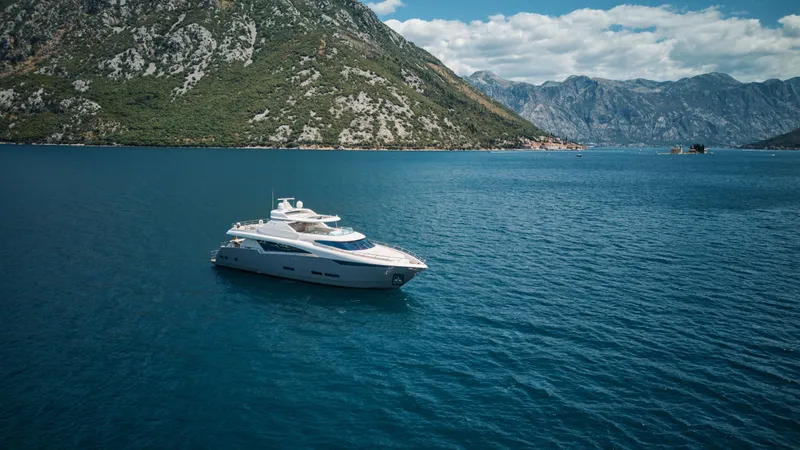 Big Rubber Duck Yacht Photos Pics 