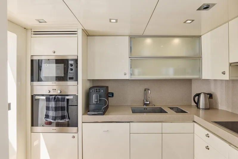 Big Rubber Duck Yacht Photos Pics 