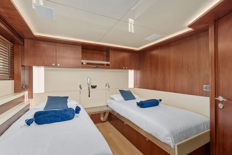 Big Rubber Duck Yacht Photos Pics 