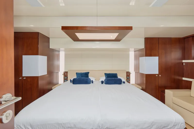 Big Rubber Duck Yacht Photos Pics 