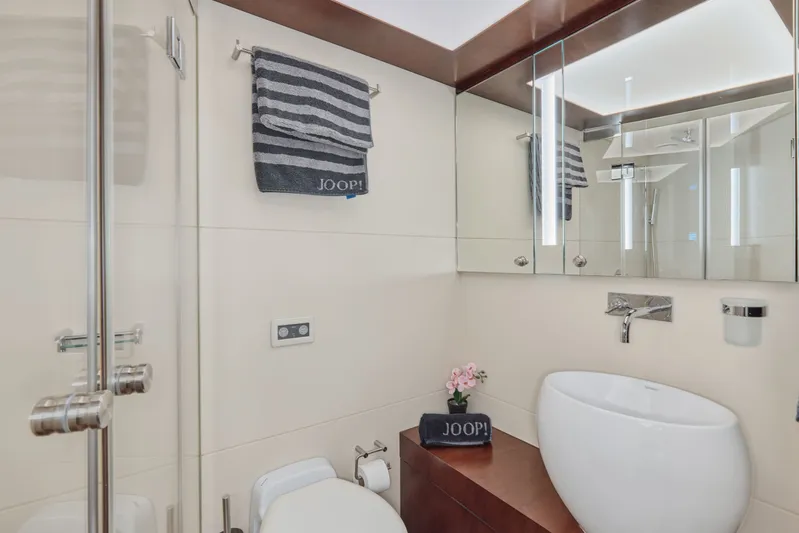 Big Rubber Duck Yacht Photos Pics 