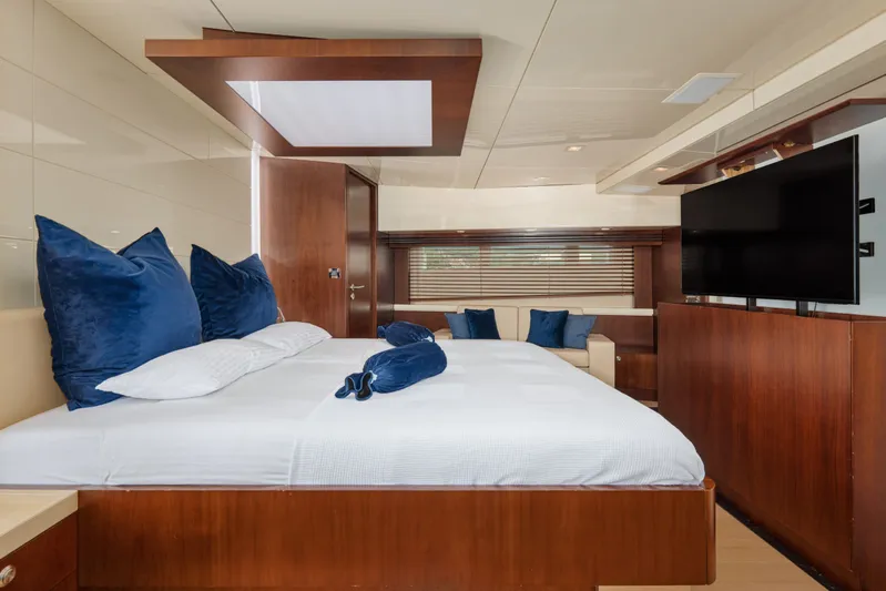 Big Rubber Duck Yacht Photos Pics 