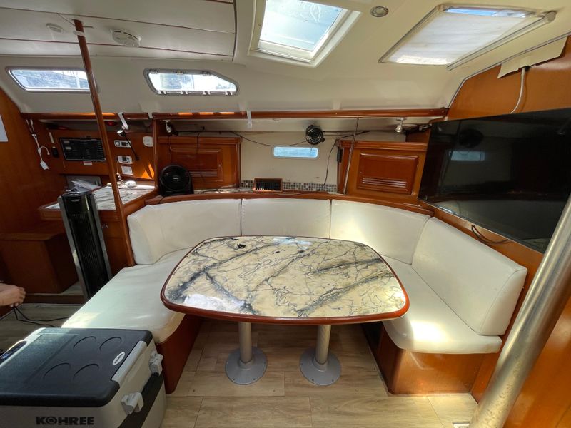 2006 Beneteau 393