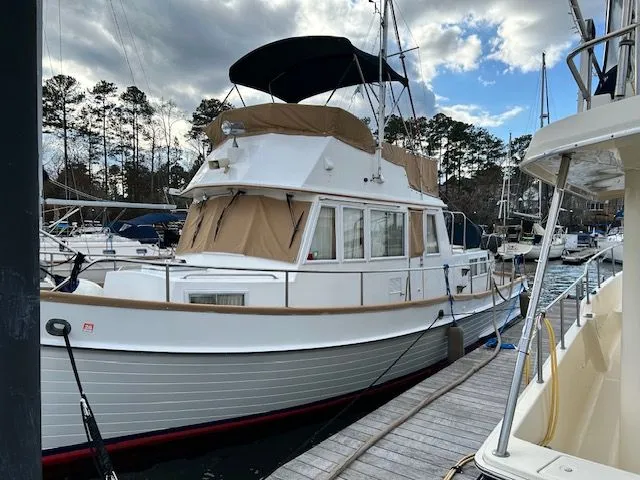 Harper Gray Yacht Photos Pics 