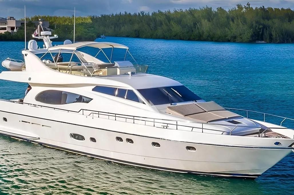 2002 Ferretti Yachts 72 