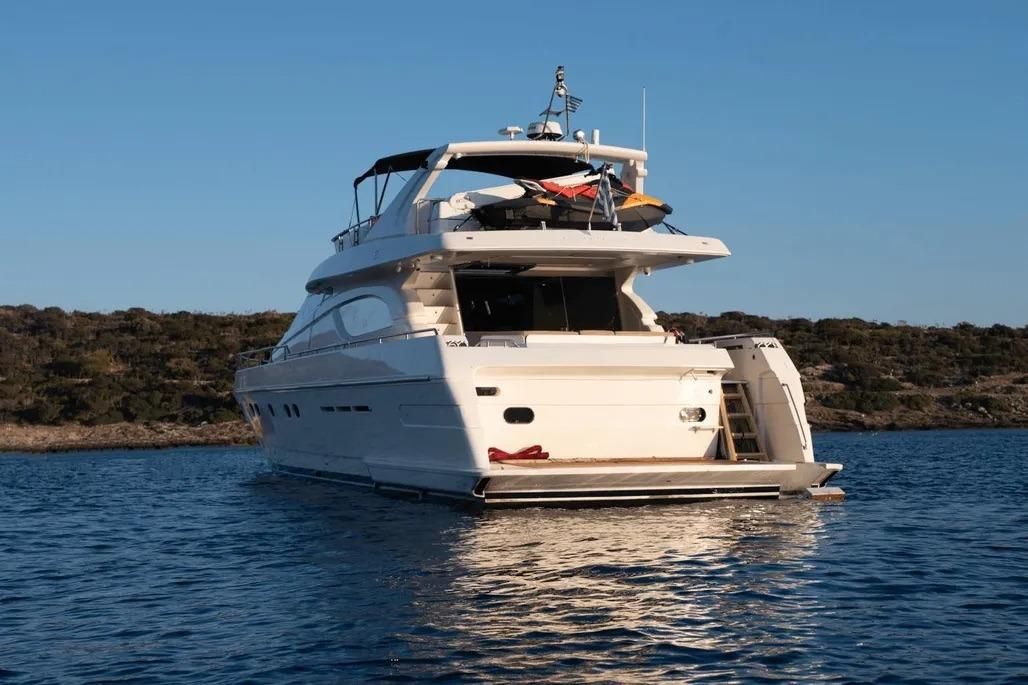 2002 Ferretti Yachts 72 