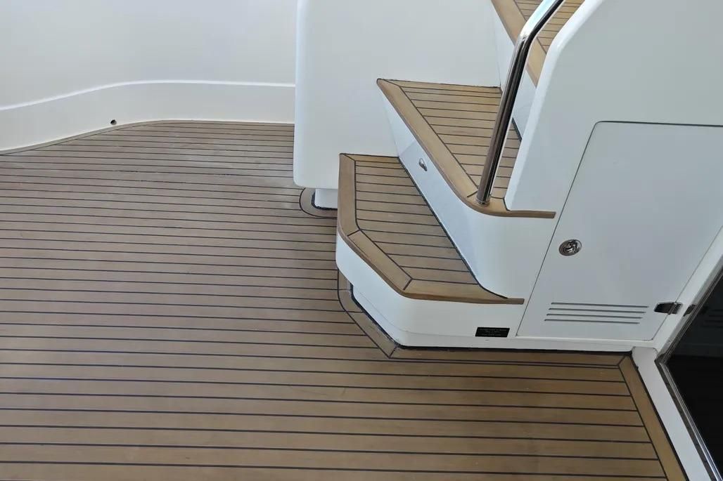 2002 Ferretti Yachts 72 