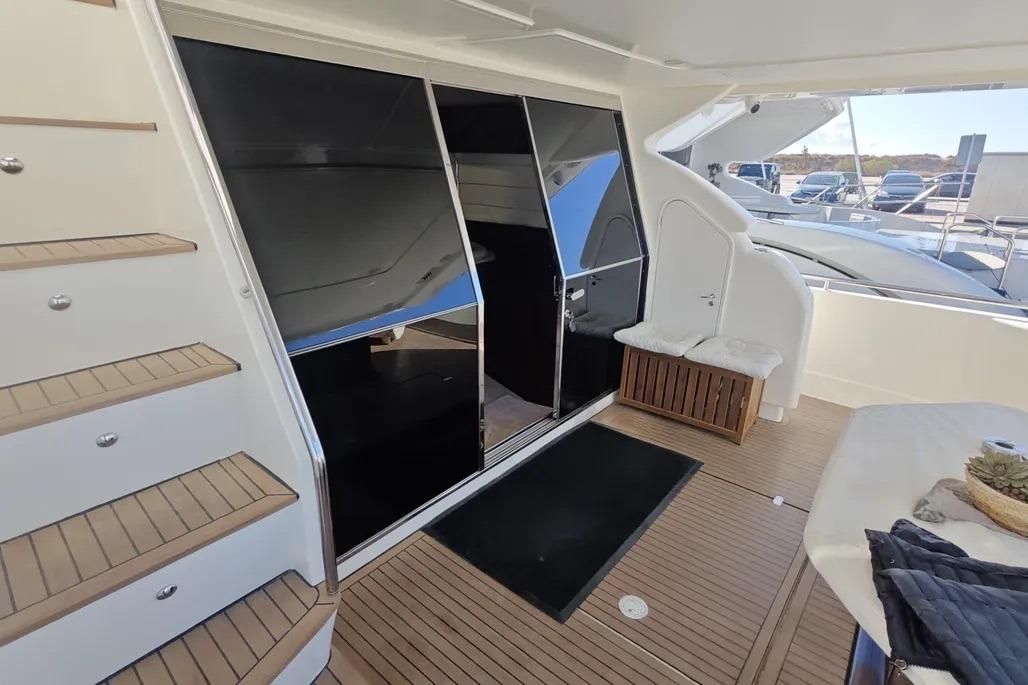 2002 Ferretti Yachts 72 
