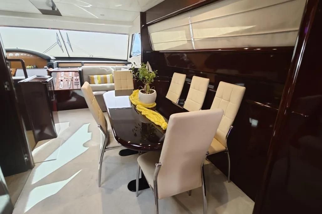 2002 Ferretti Yachts 72 