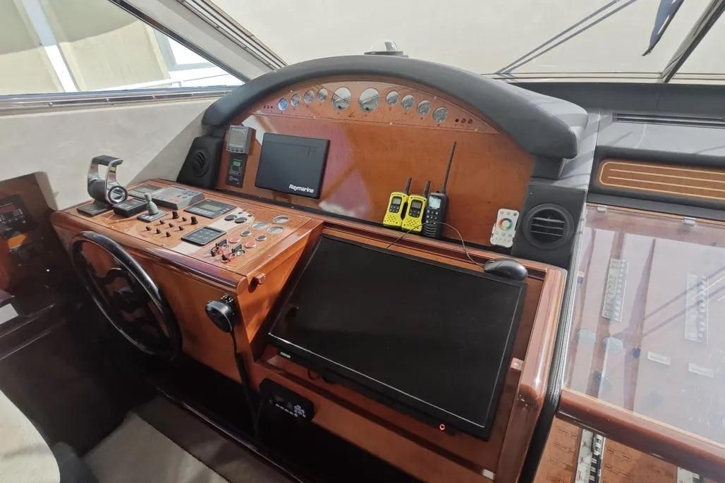 2002 Ferretti Yachts 72 