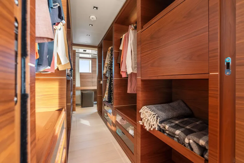 40 Alloy Yacht Photos Pics 