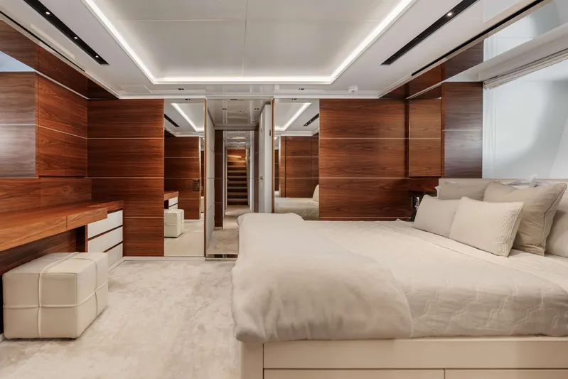 40 Alloy Yacht Photos Pics 