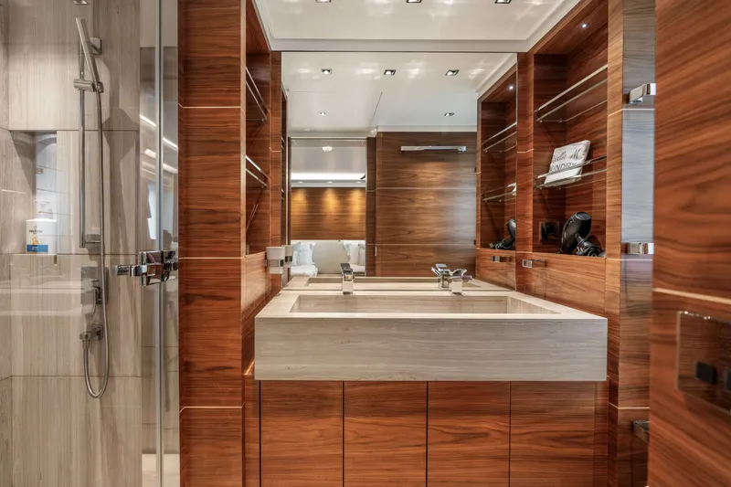 40 Alloy Yacht Photos Pics 