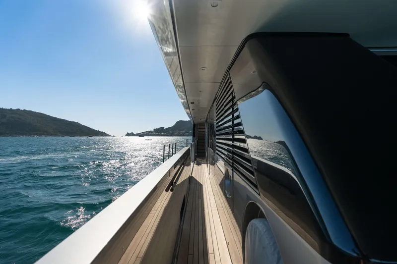 40 Alloy Yacht Photos Pics 