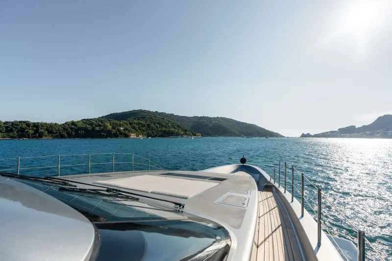 40 Alloy Yacht Photos Pics 