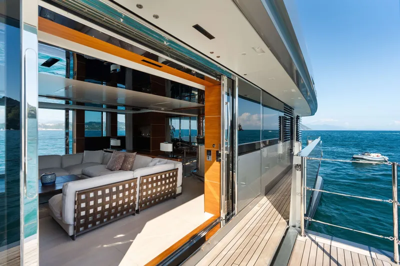 40 Alloy Yacht Photos Pics 