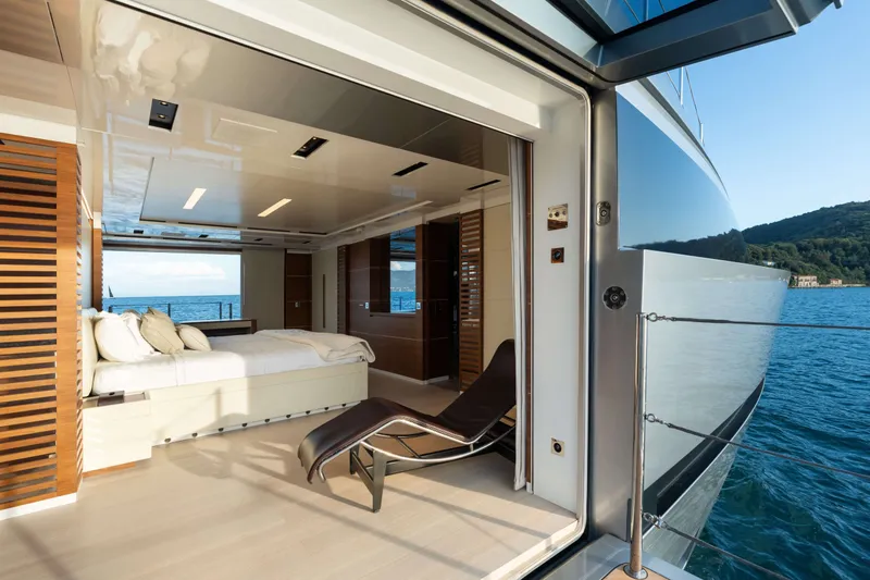 40 Alloy Yacht Photos Pics 