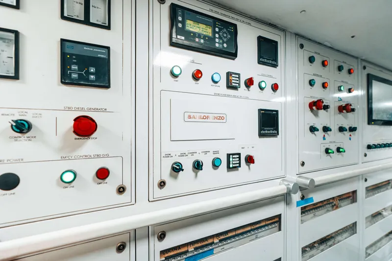 40 Alloy Yacht Photos Pics 