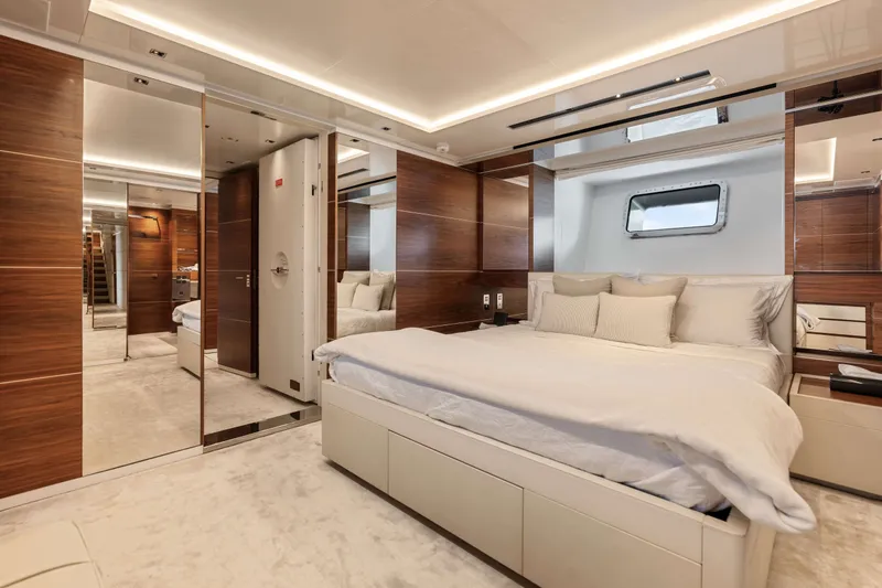 40 Alloy Yacht Photos Pics 