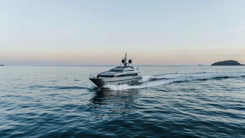 40 Alloy Yacht Photos Pics 