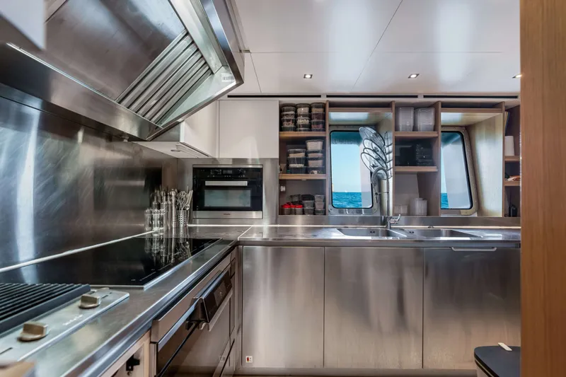 40 Alloy Yacht Photos Pics 