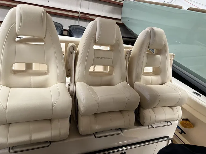  Yacht Photos Pics Three luxurious seats on a 2018 Grady-White Canyon 336 boat.