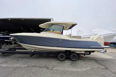 Chris-Craft Calypso 32
