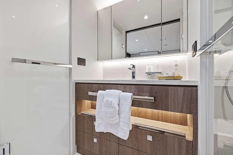 Rock Stars Yacht Photos Pics 