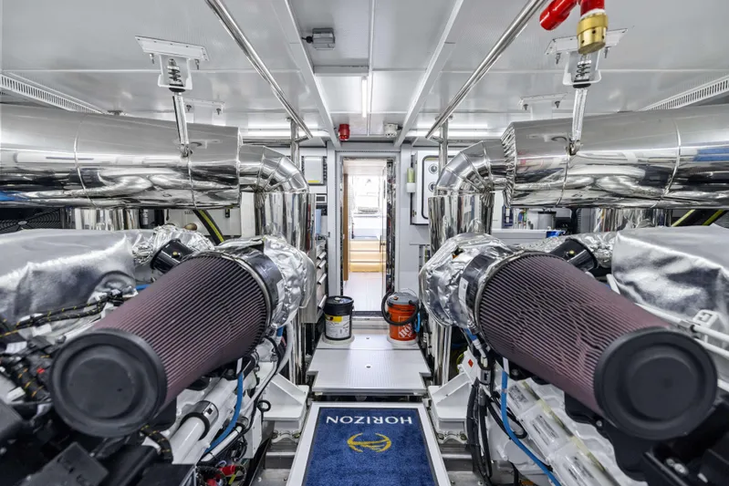 Rock Stars Yacht Photos Pics 