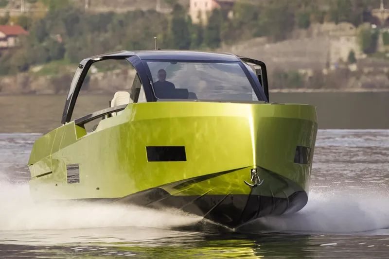  Yacht Photos Pics DYachts - Blu Martin Walk Around 46