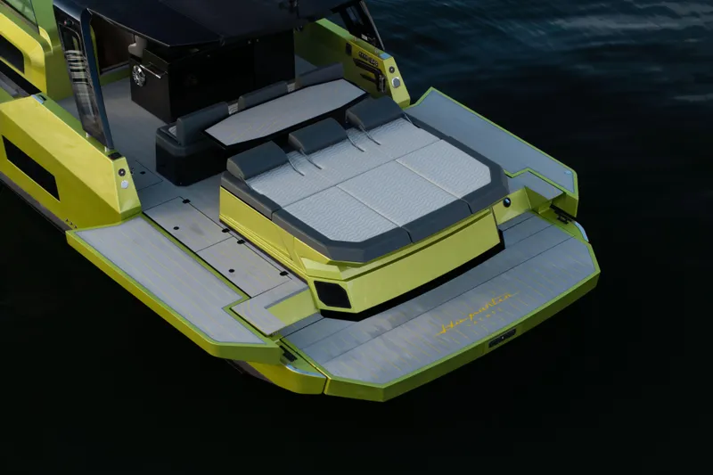  Yacht Photos Pics DYachts - Blu Martin Walk Around 46