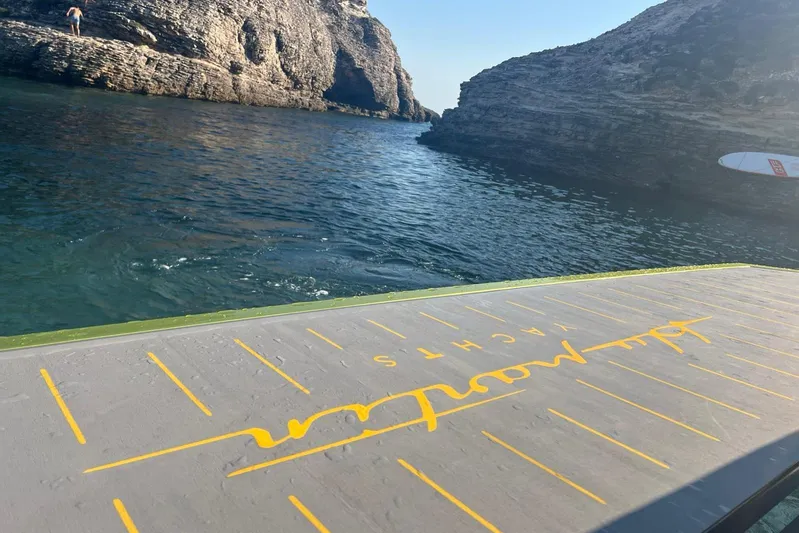  Yacht Photos Pics DYachts - Blu Martin Walk Around 46