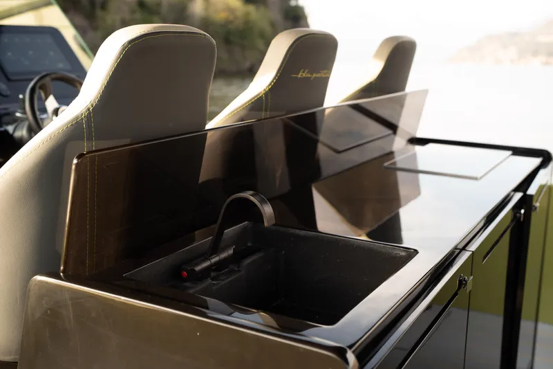  Yacht Photos Pics DYachts - Blu Martin Walk Around 46