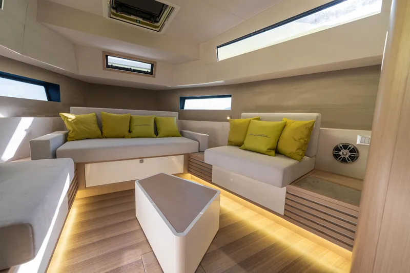  Yacht Photos Pics DYachts - Blu Martin Walk Around 46