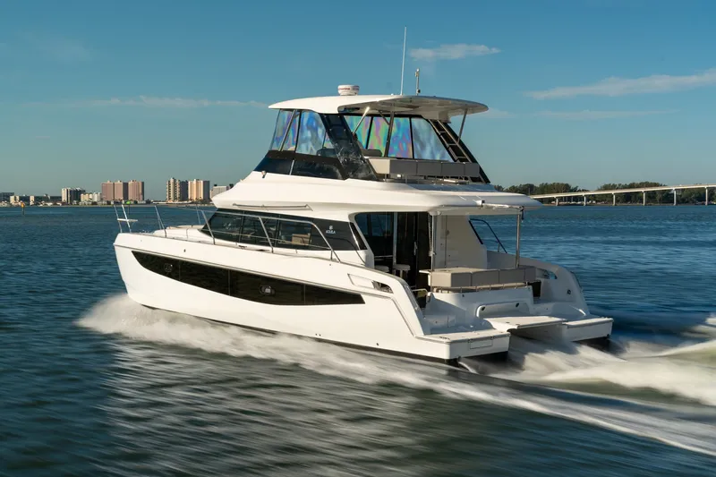 Aquila 42 Yacht Photos Pics 