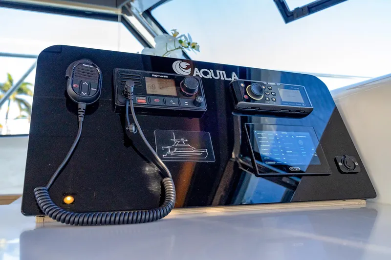 Aquila 42 Yacht Photos Pics 