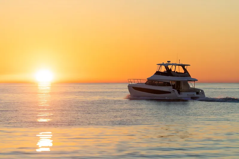 Aquila 42 Yacht Photos Pics 