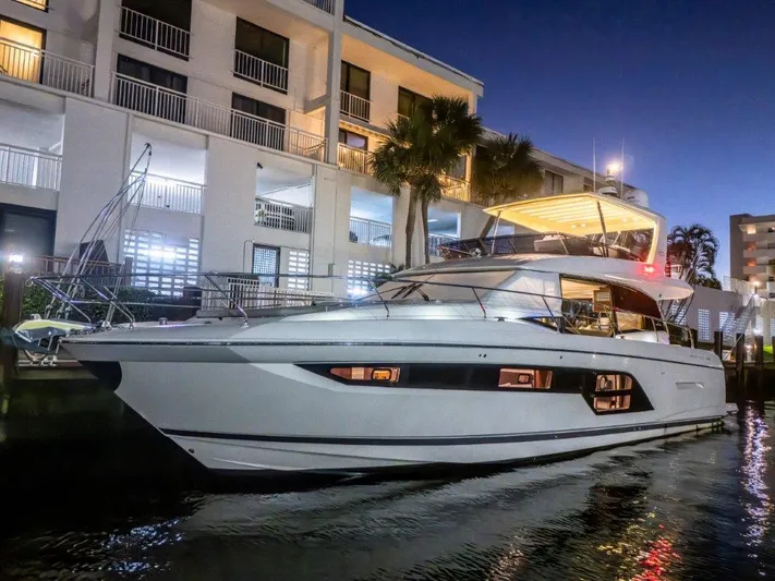 59' 2020 Prestige 590 Flybridge Yacht Photos Pics 