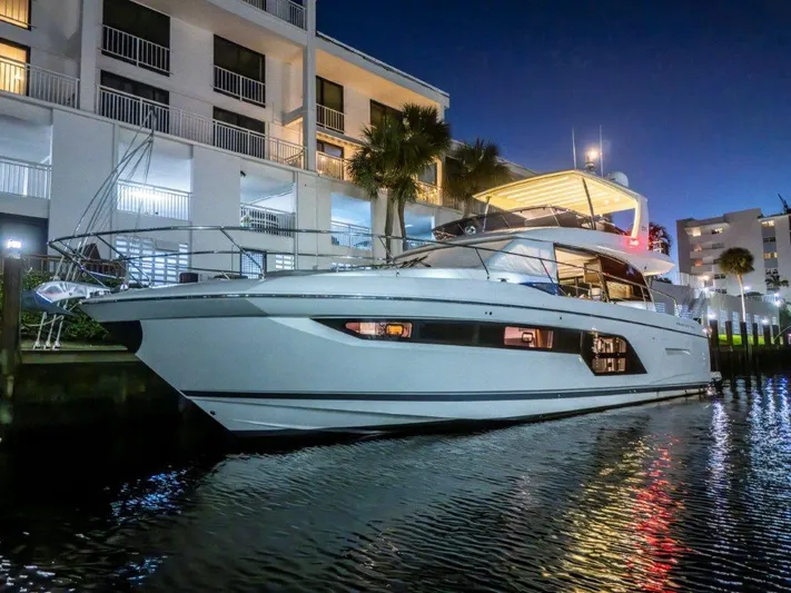 59' 2020 Prestige 590 Flybridge Yacht Photos Pics 