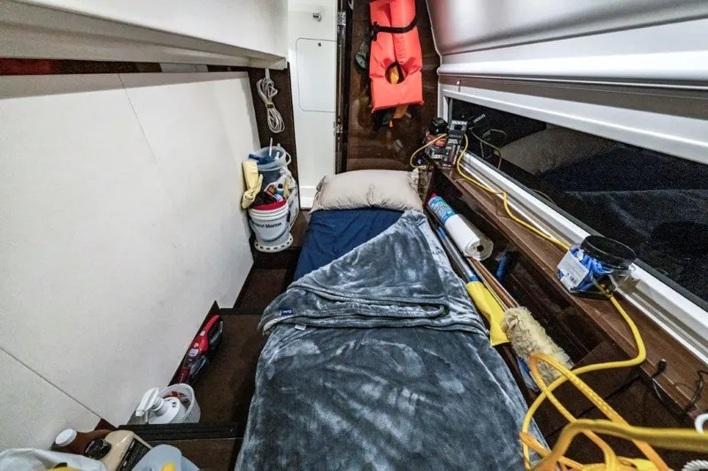 59' 2020 Prestige 590 Flybridge Yacht Photos Pics 